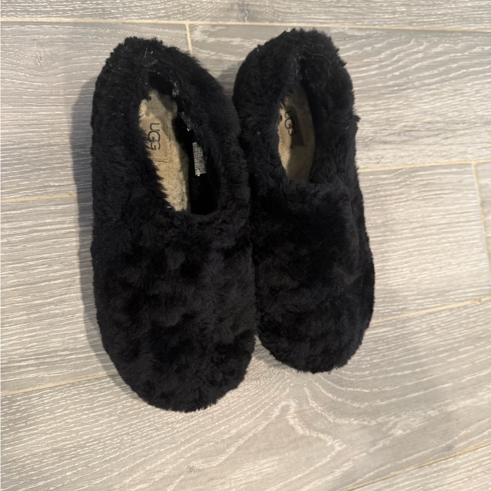 UGG Women's Cozy Black Slippers